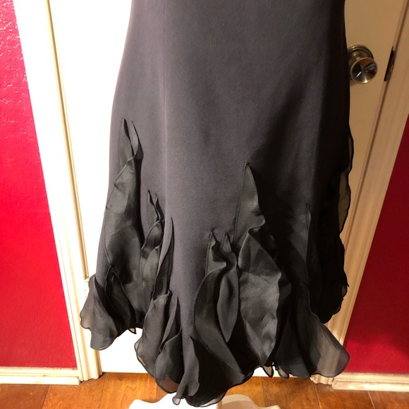 Teri Jon by Rickie Freeman 💯 Silk Dress with Ruffled Hem - Picture 4 of 8